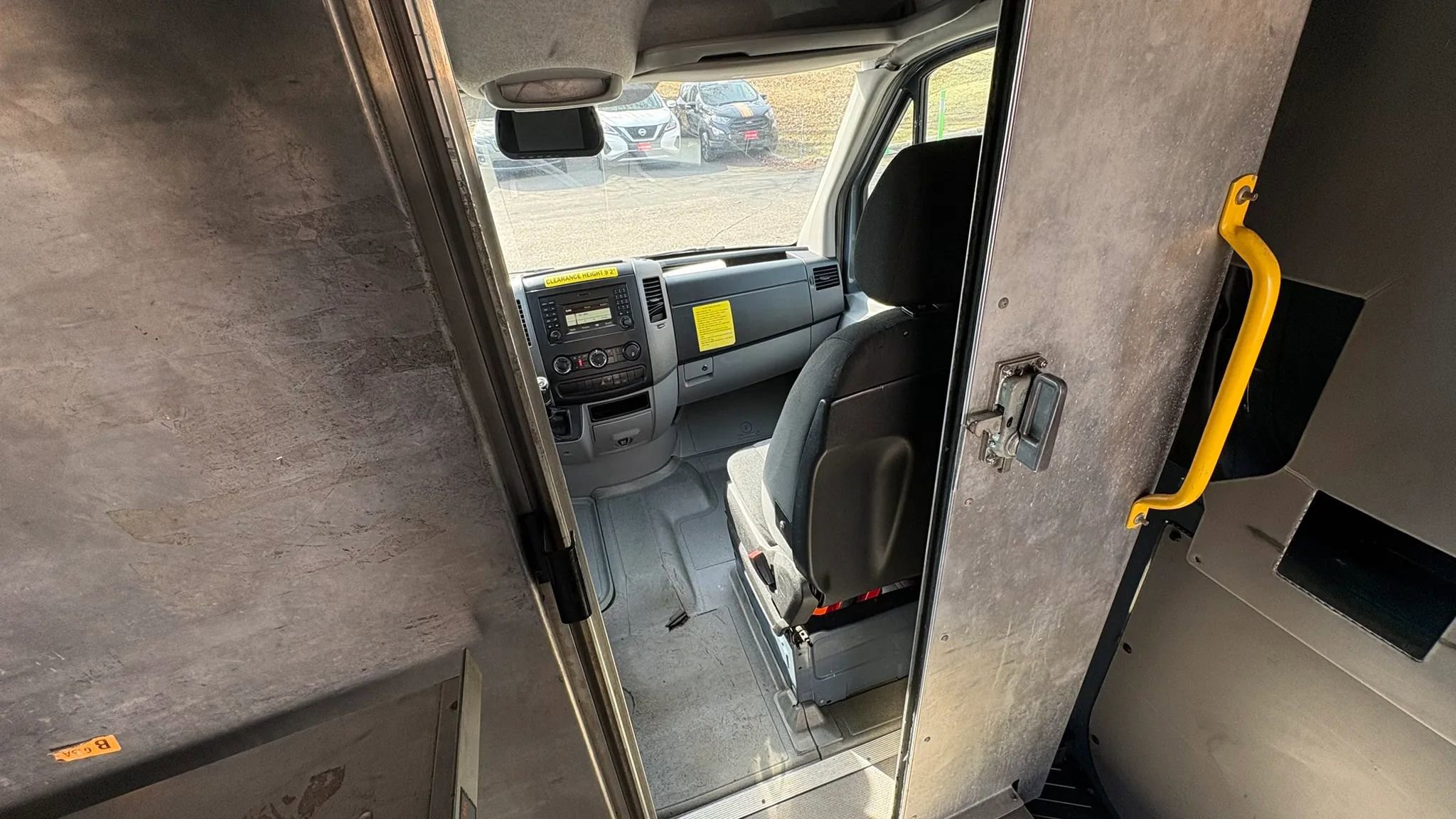 Used 2018 Mercedes-Benz Sprinter 2500 image 27