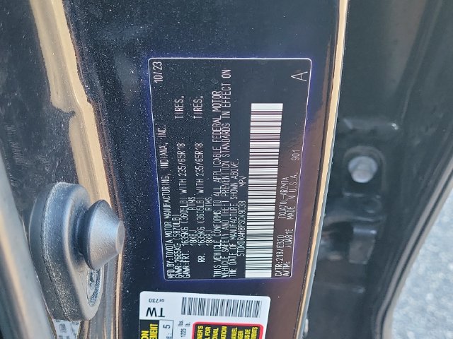 Used 2023 Toyota Highlander XLE FWD image 32