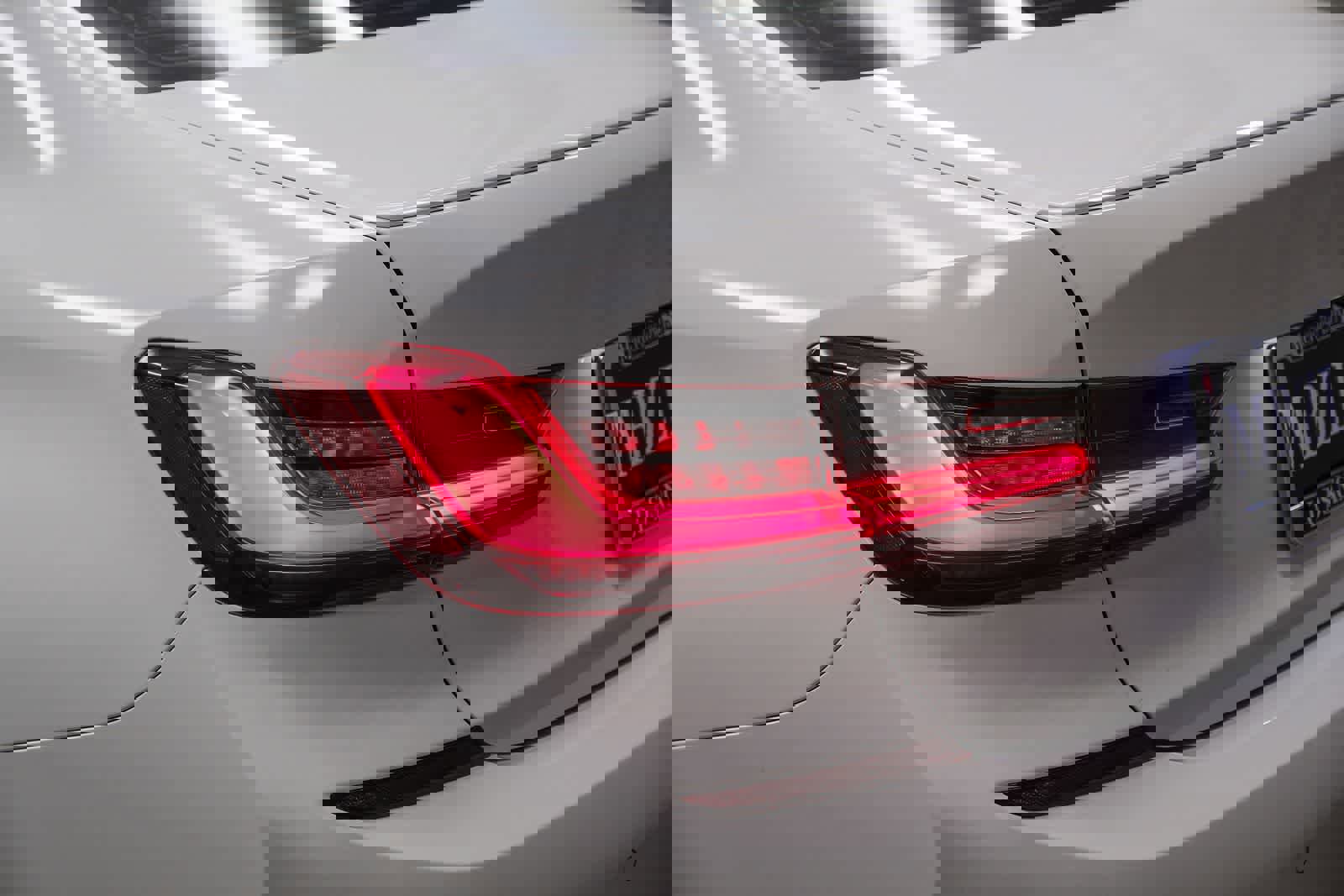 Used 2022 BMW 330i Sedan w/ M Sport Package RWD image 7