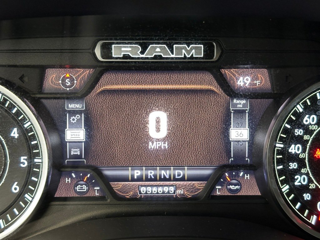 Used 2023 RAM 1500 Laramie AWD/4WD image 3