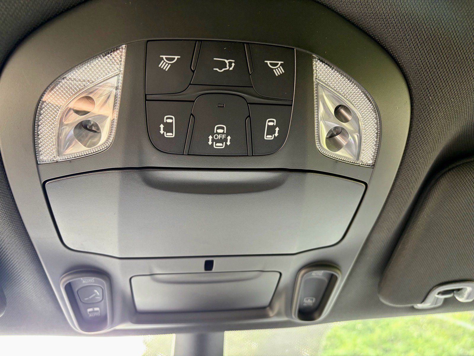 New 2027 Chrysler Pacifica Limited FWD image 33