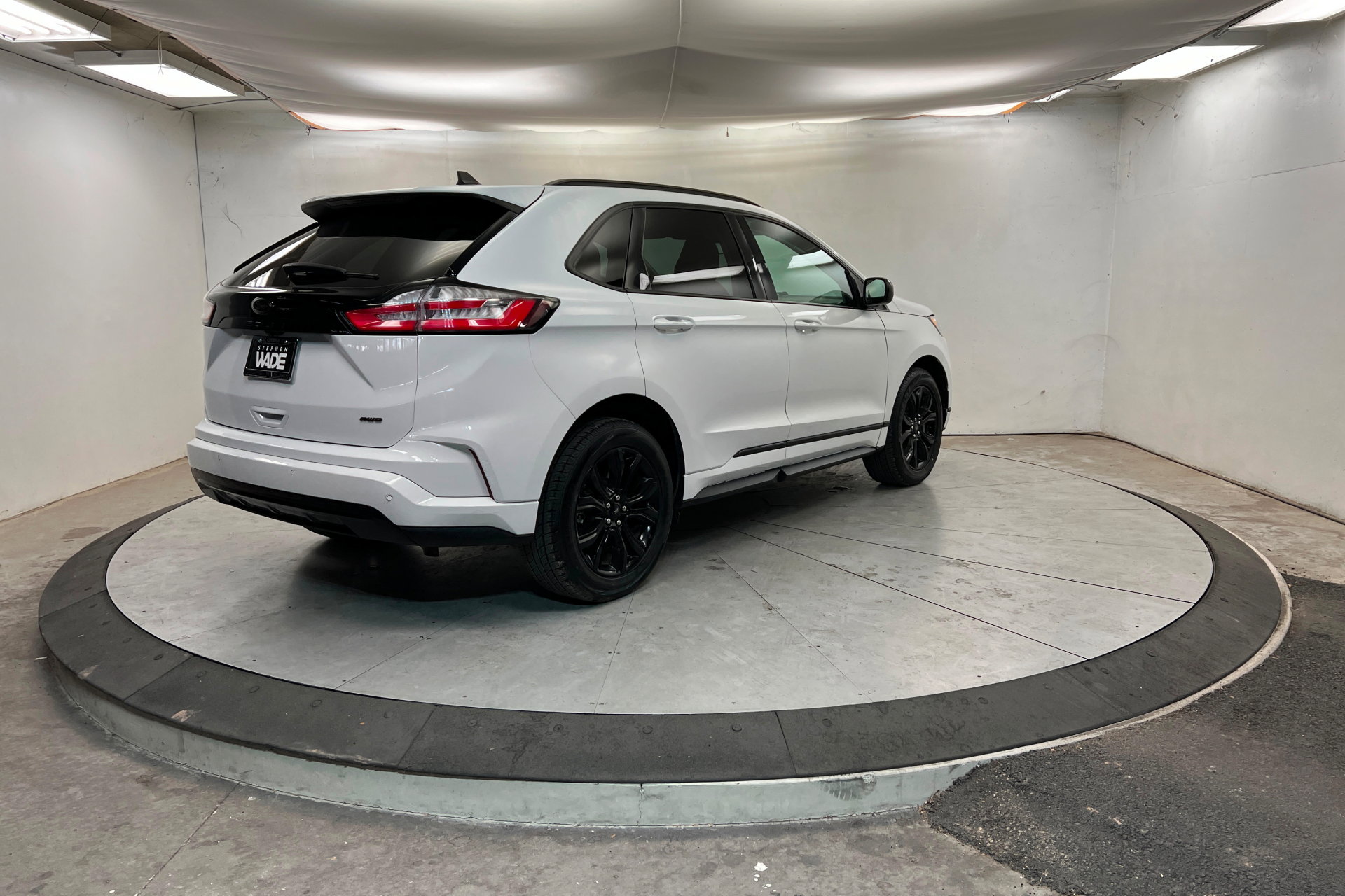 Used 2022 Ford Edge SE w/ Black Appearance Package image 5