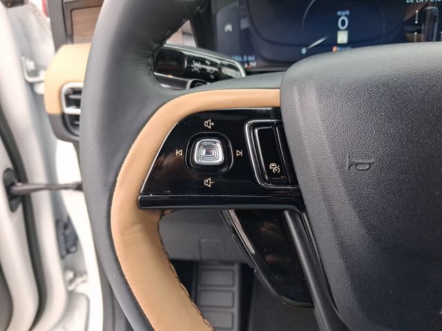 Used 2023 Lincoln Corsair Reserve FWD image 17