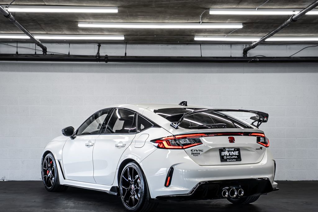 Used 2024 Honda Civic Type R image 3
