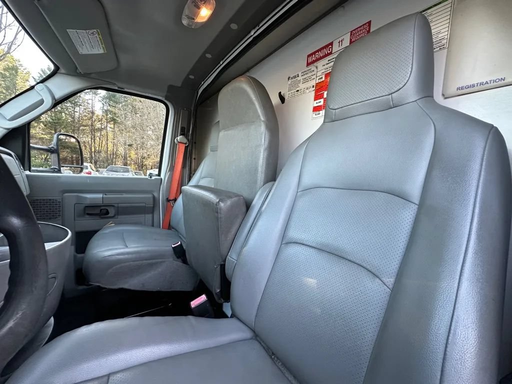 Used 2015 Ford E-350 and Econoline 350 Super Duty RWD image 9