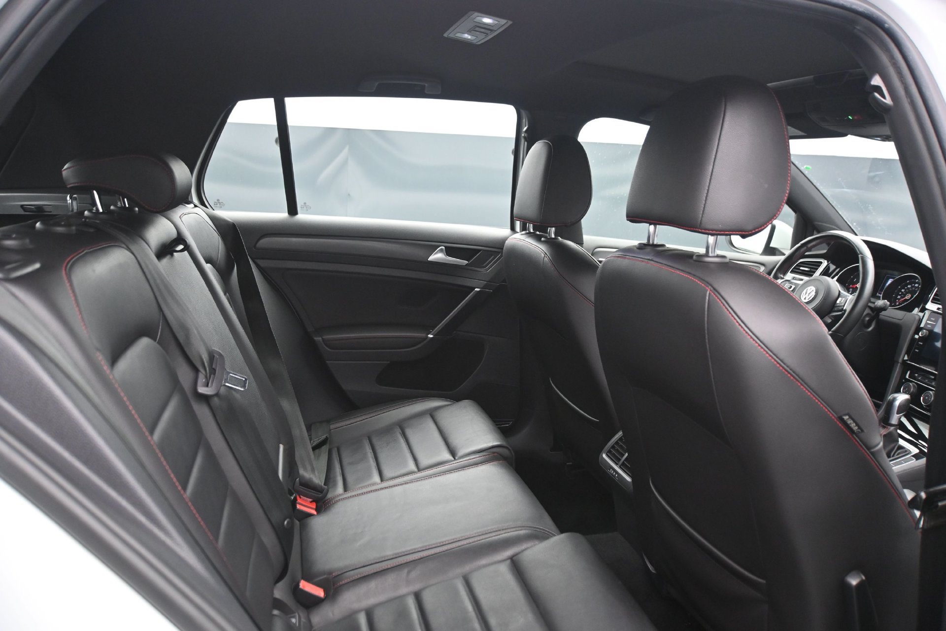 Used 2020 Volkswagen GTI SE FWD image 14