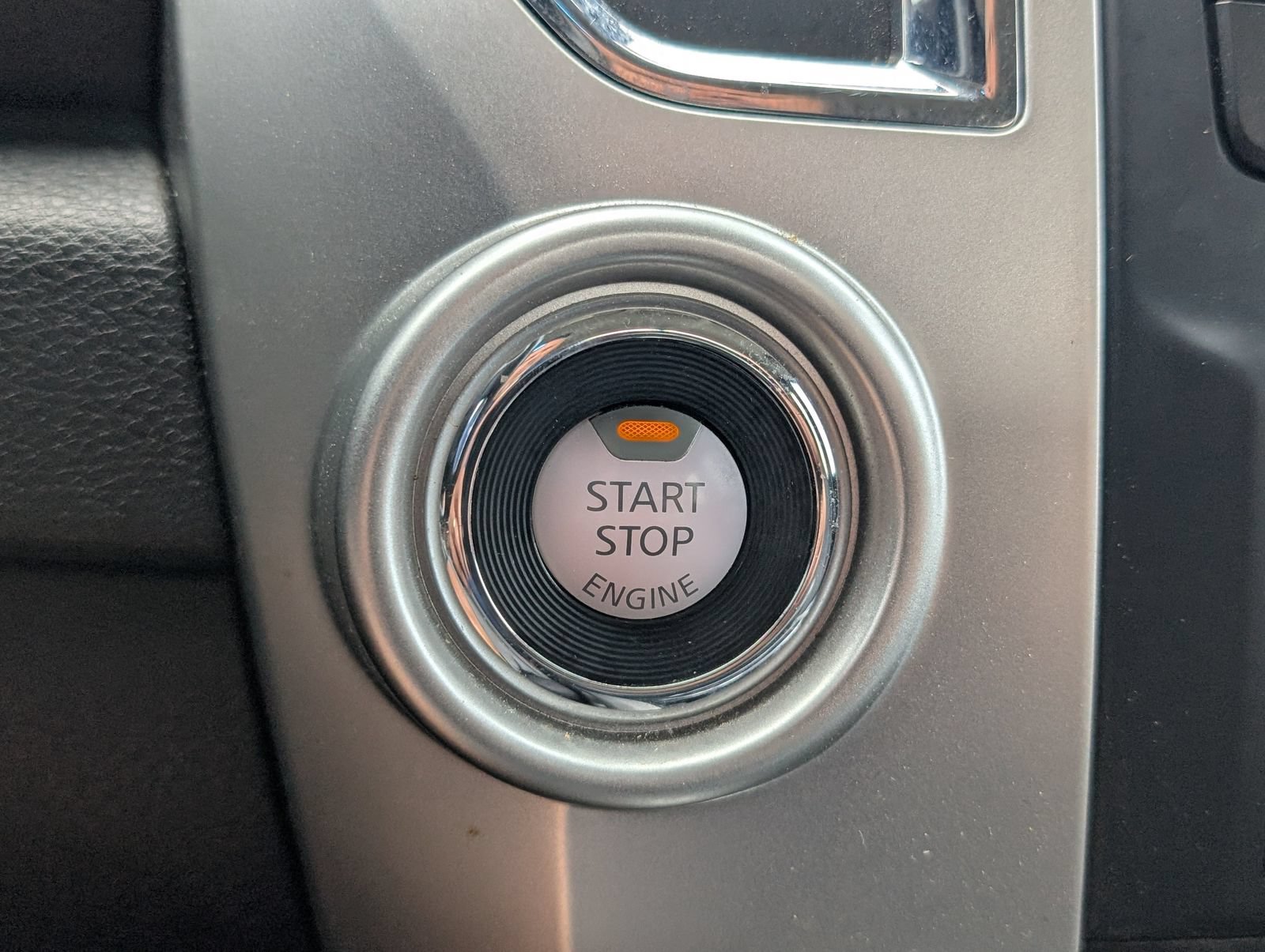 Used 2021 Nissan Titan SV w/ SV Convenience Package RWD image 29