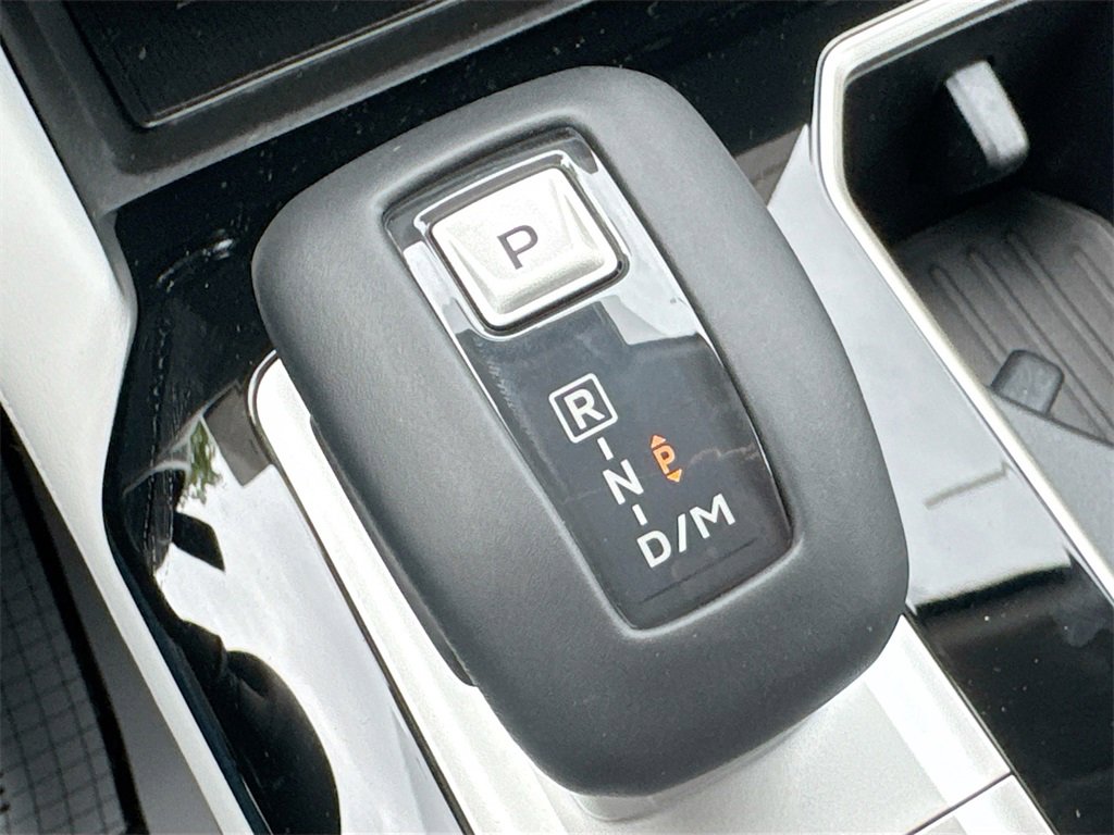 New 2025 Mitsubishi Outlander SE image 17