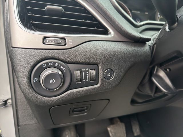 Used 2022 Jeep Cherokee Limited image 21