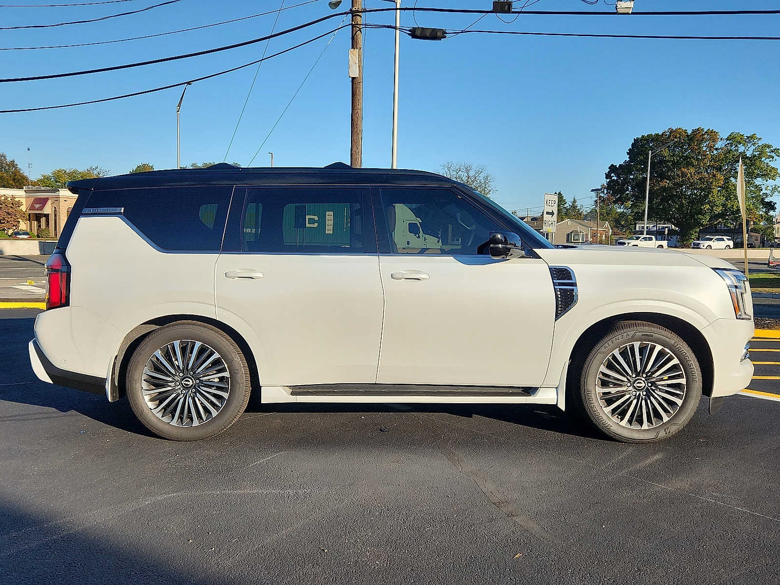Used 2026 Nissan Armada Platinum Reserve AWD/4WD image 7