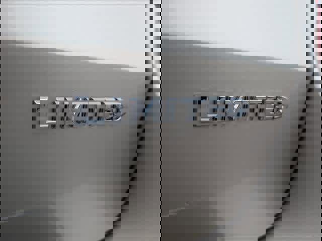 Used 2015 Chrysler Town & Country Limited Platinum image 21