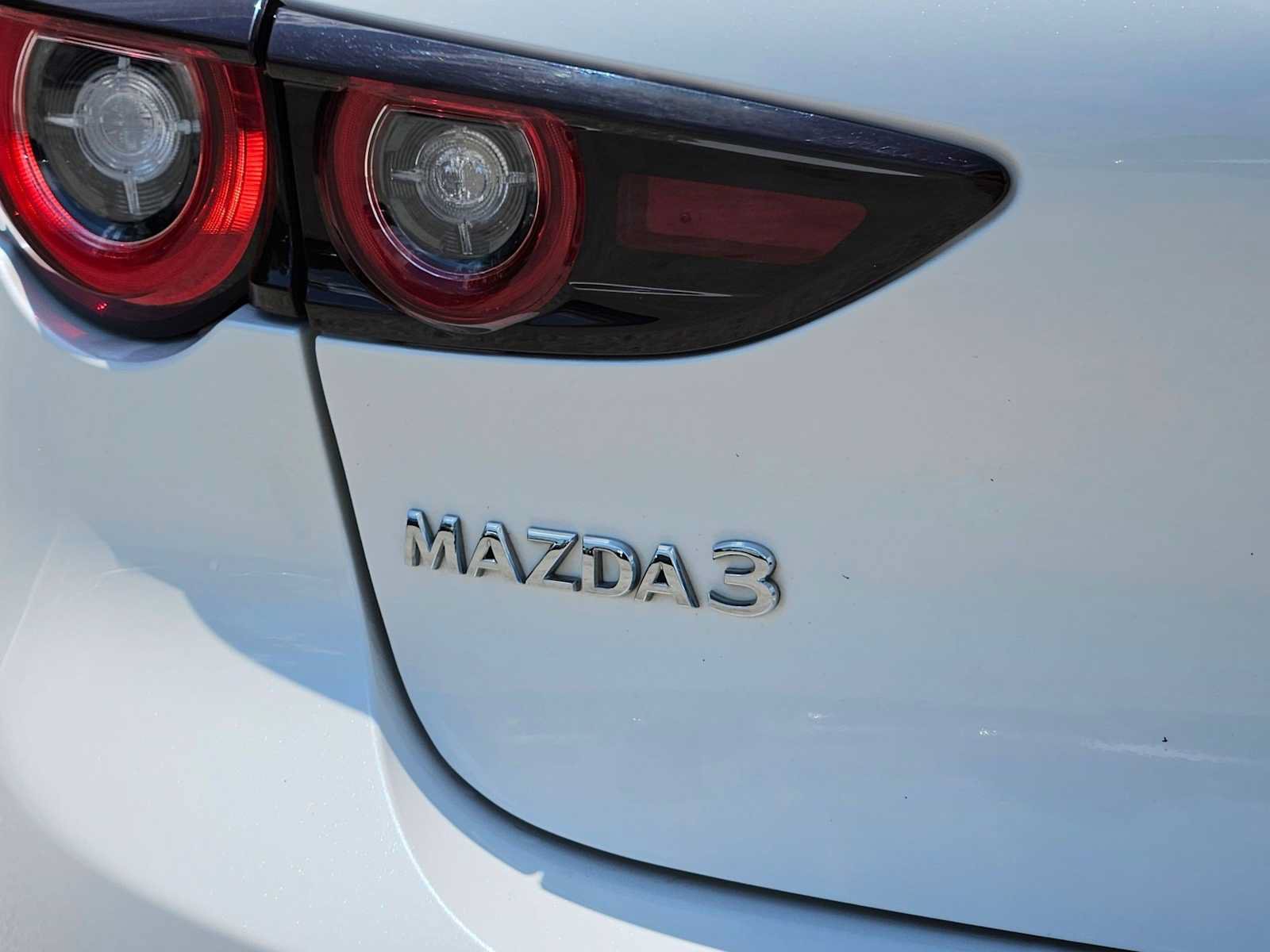 Used 2023 MAZDA MAZDA3 s FWD image 12