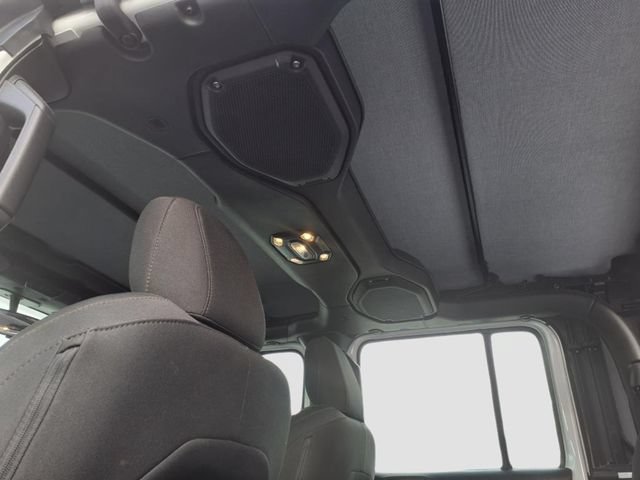 Used 2023 Jeep Gladiator Sport AWD/4WD image 9