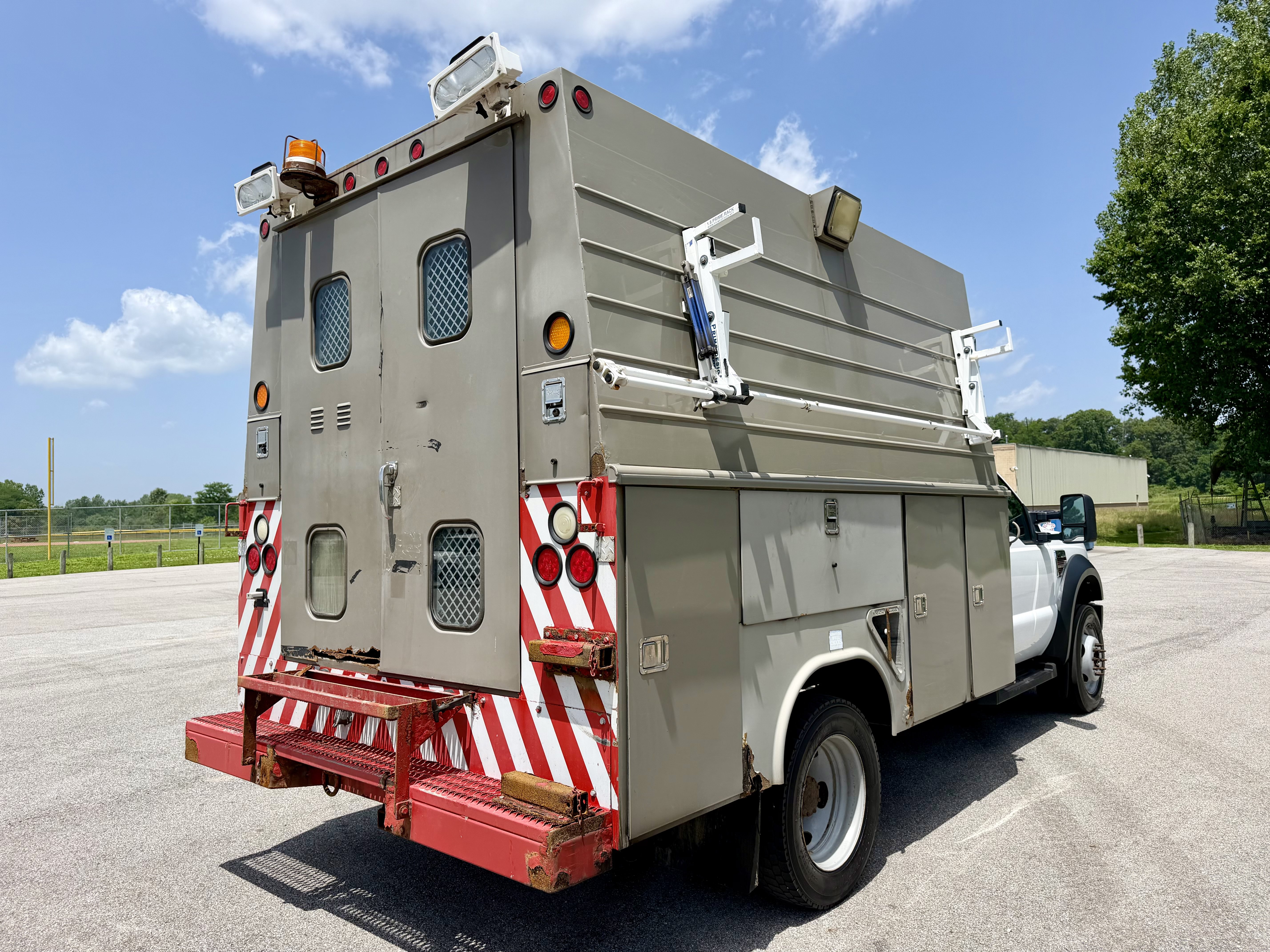 Used 2008 Ford F450 2WD Regular Cab Super Duty image 3