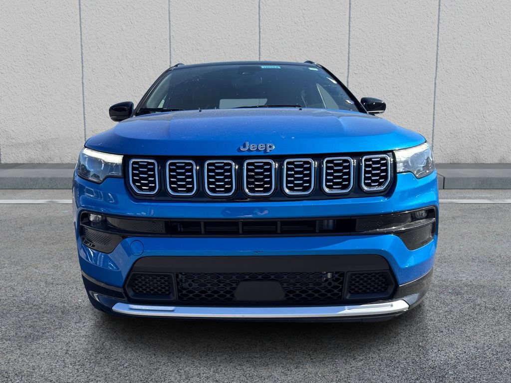 Used 2025 Jeep Compass Limited w/ Elite Group AWD/4WD image 2