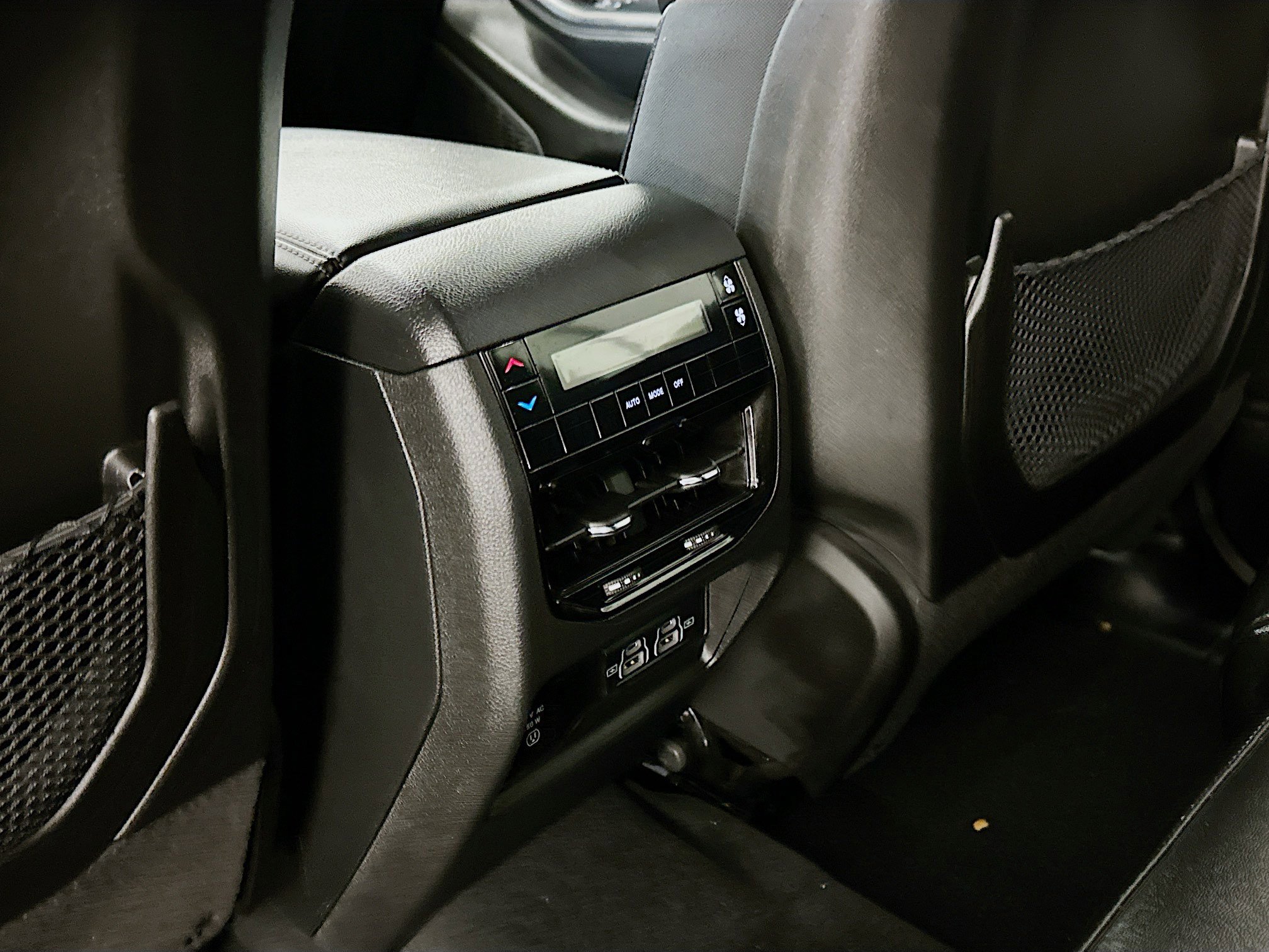 Used 2024 Jeep Grand Cherokee L Laredo image 27