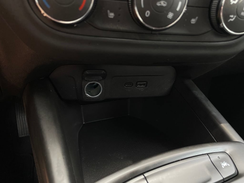 Used 2025 Chevrolet Trax LS w/ LS Convenience Package FWD image 19