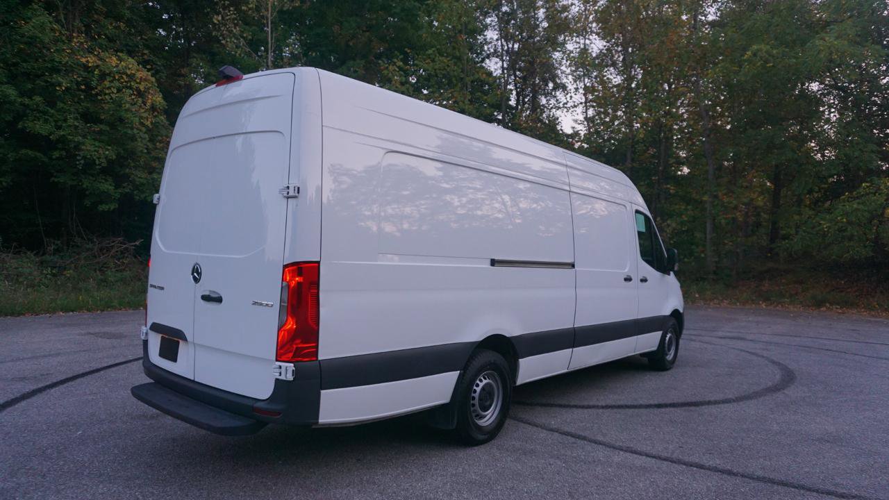 Used 2023 Mercedes-Benz Sprinter 2500 image 5