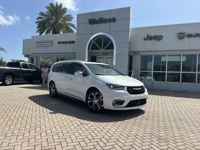 Used 2022 Chrysler Pacifica Pinnacle