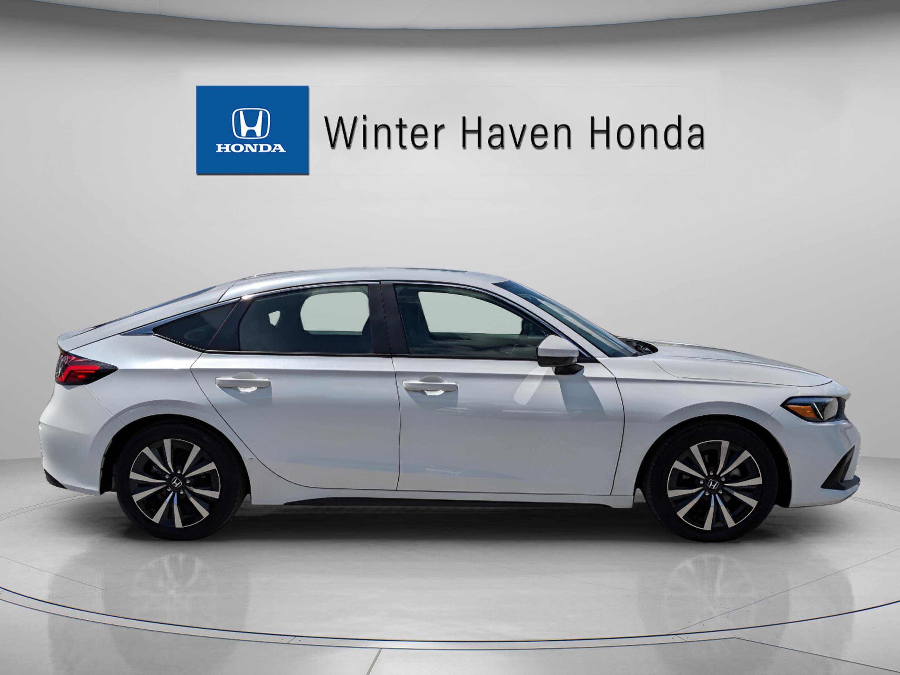 Used 2024 Honda Civic EX-L image 9