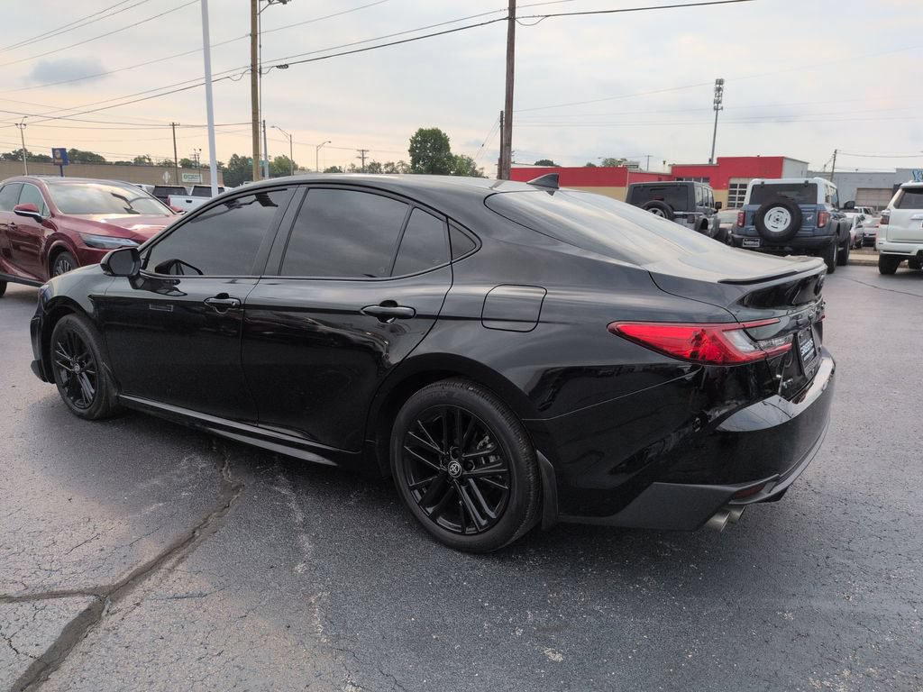 Used 2025 Toyota Camry SE FWD image 3