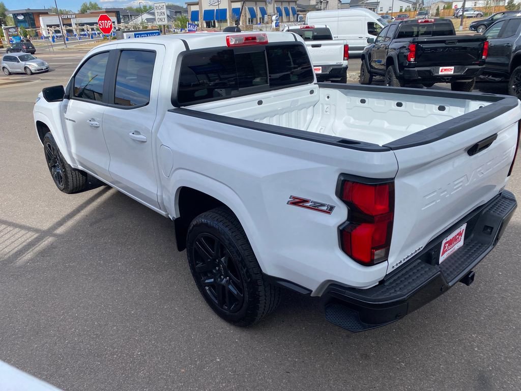 Used 2025 Chevrolet Colorado Z71 w/ Z71 Convenience Package 2 AWD/4WD image 3