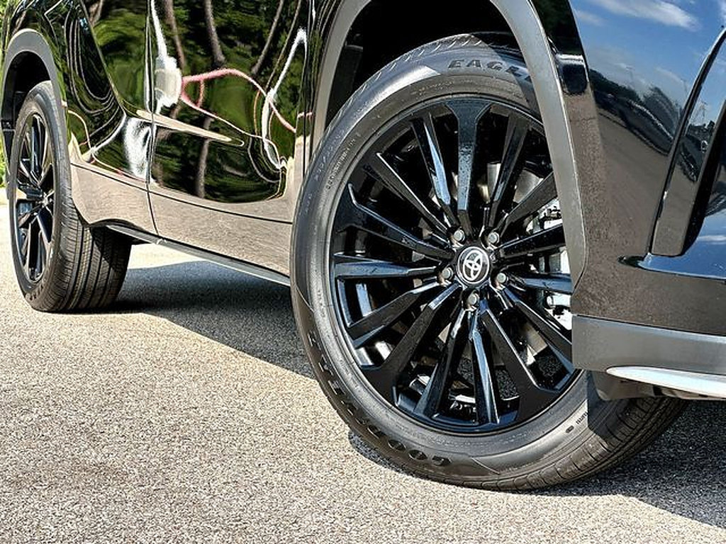 New 2026 Toyota Highlander XSE AWD/4WD image 2
