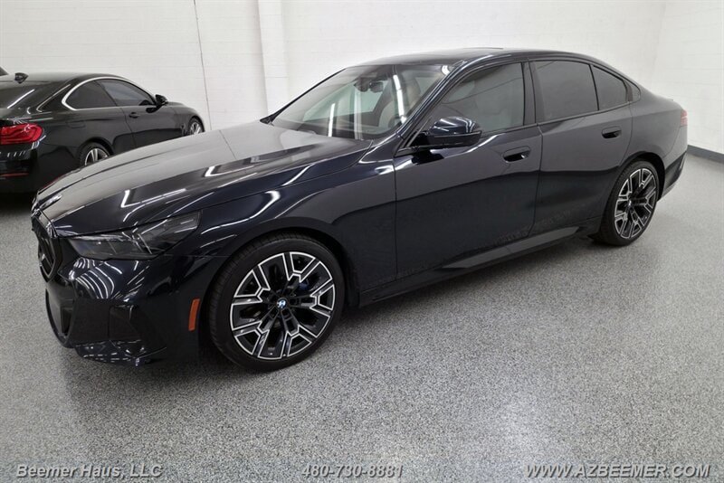 Used 2024 BMW 530i w/ M Sport Package RWD image 4