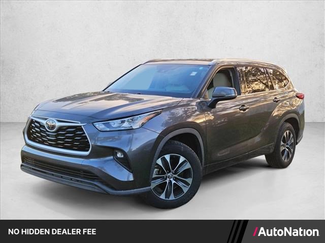 Used 2020 Toyota Highlander XLE FWD image 1