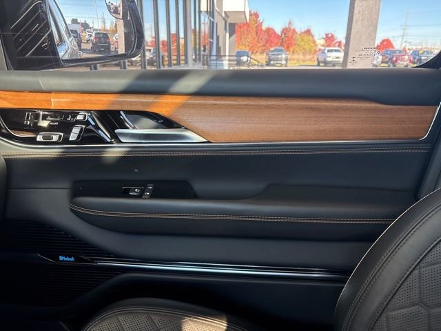 Used 2024 Jeep Grand Wagoneer Series III w/ Rear Seat Video Group 1 image 29