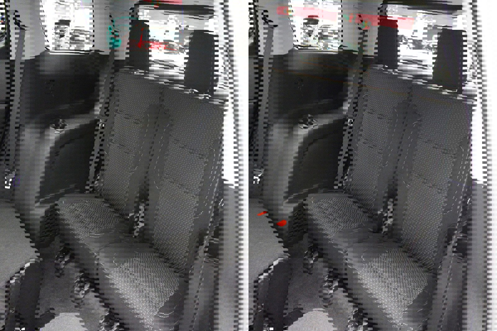 Used 2023 GMC Acadia SLE w/ Driver Convenience Package image 42