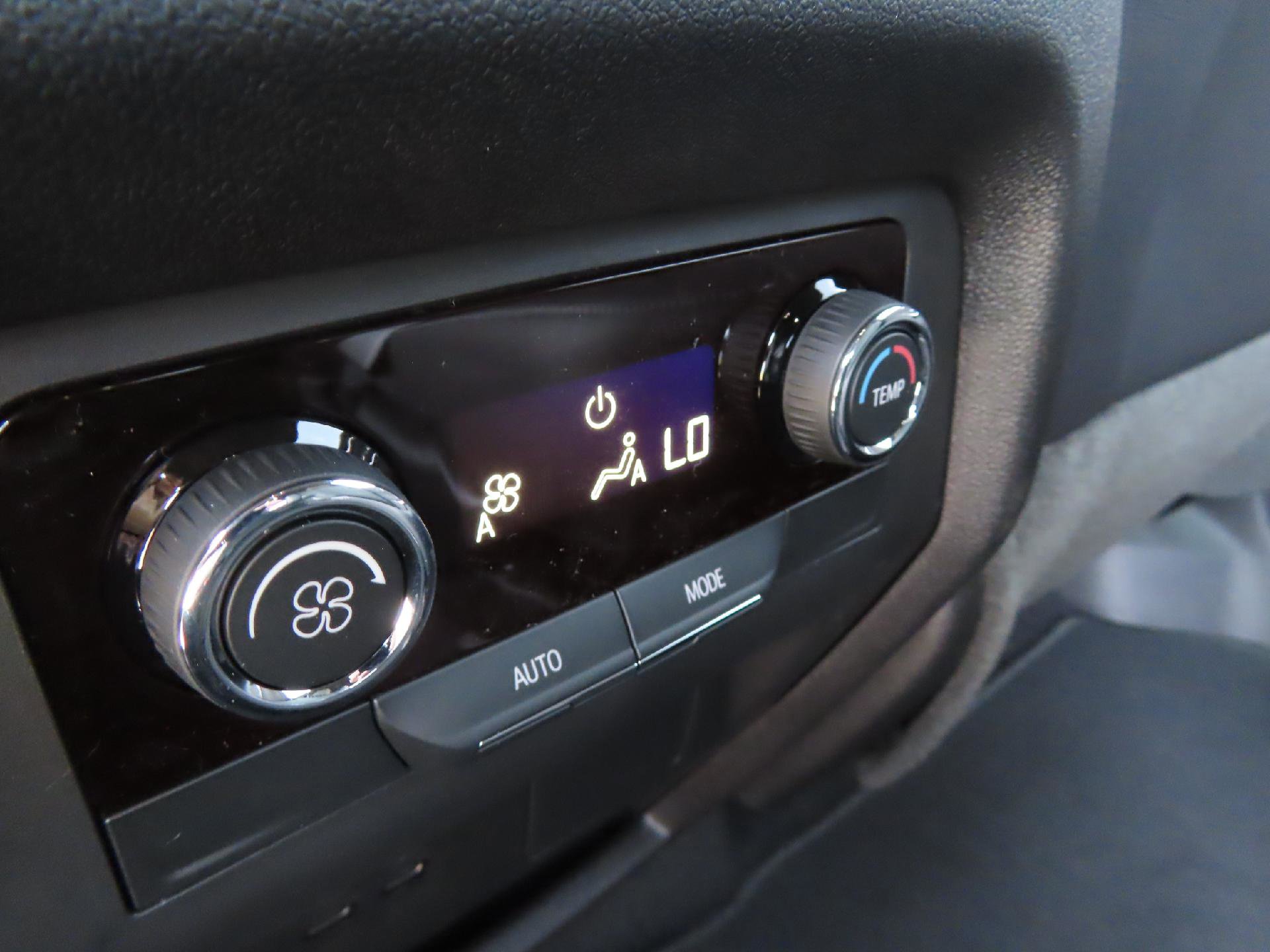 New 2025 Chevrolet Traverse LT w/ LPO, Illumination Package image 37