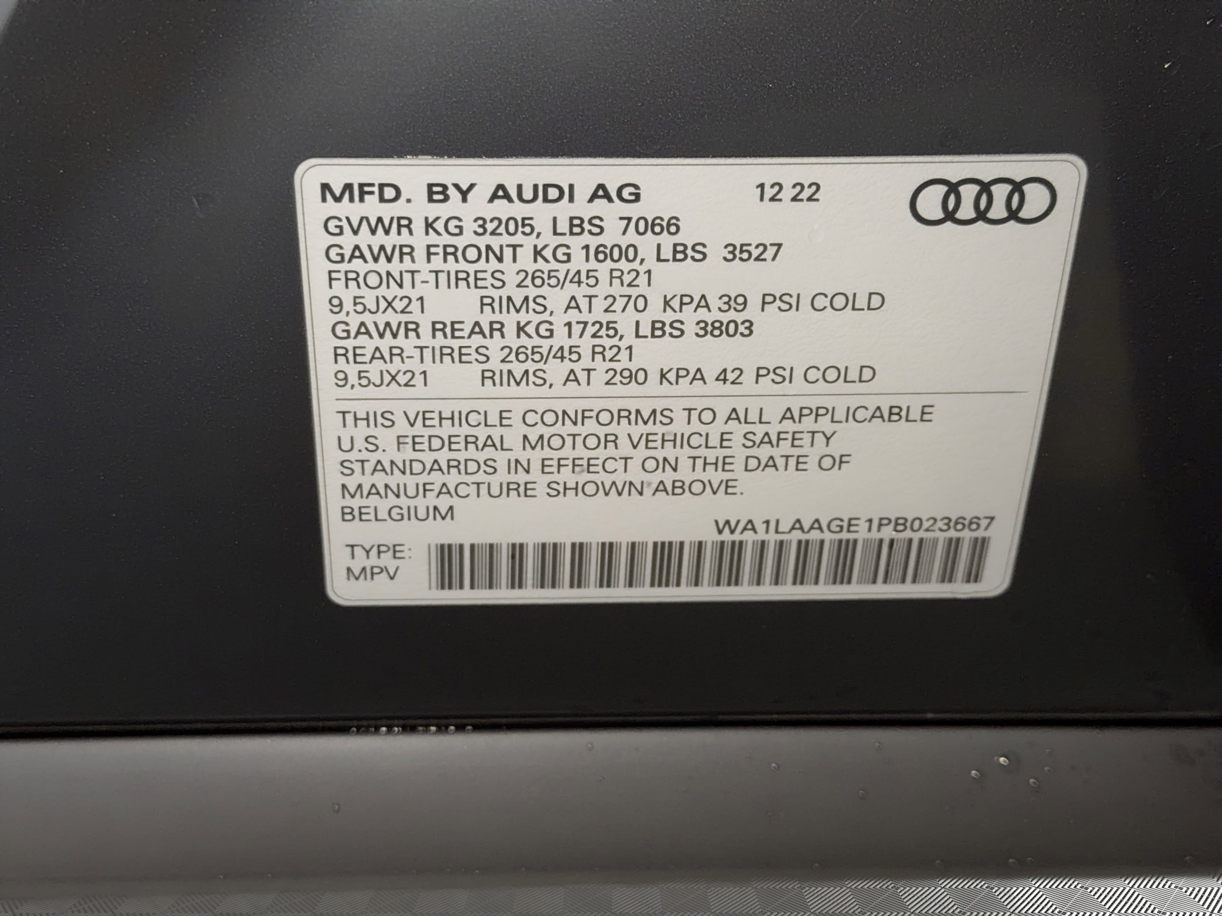 Used 2023 Audi e-tron Premium Plus w/ Premium Plus Package image 27