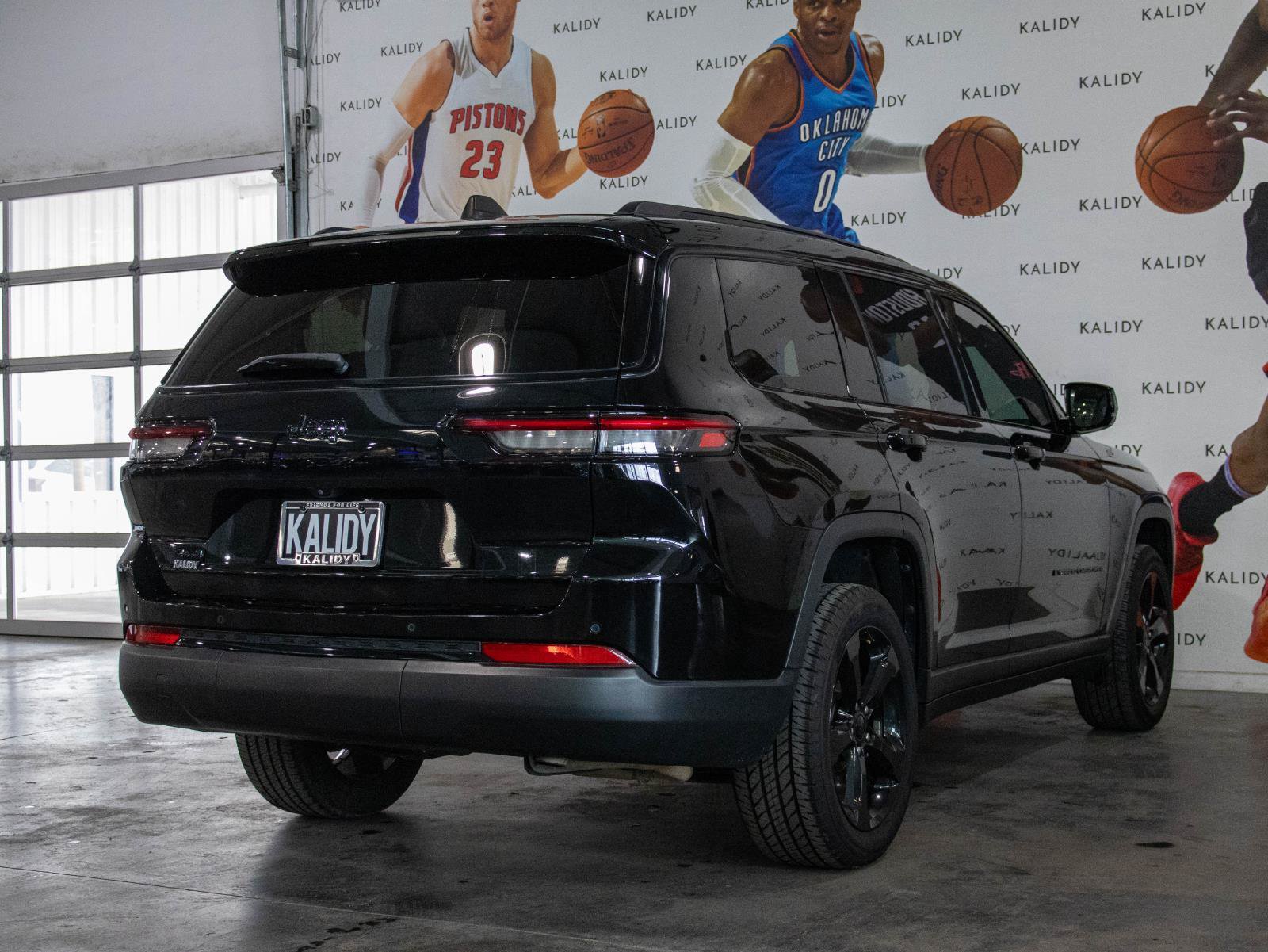 Used 2023 Jeep Grand Cherokee L Laredo AWD/4WD image 25