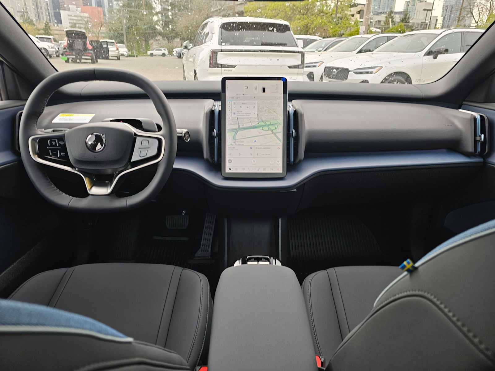 New 2026 Volvo EX30 Plus w/ Protection Package Premier image 18