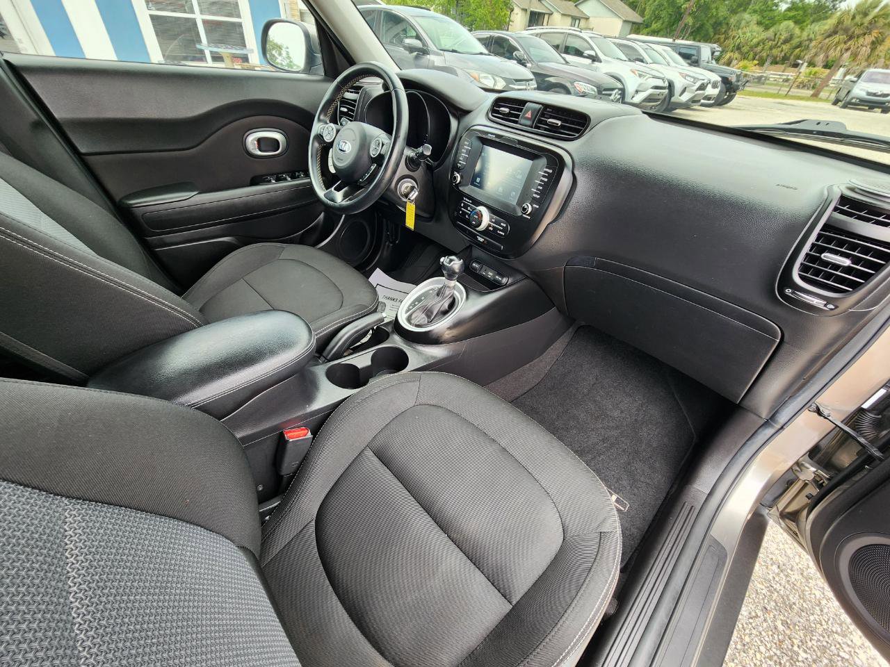 Used 2019 Kia Soul + FWD image 27