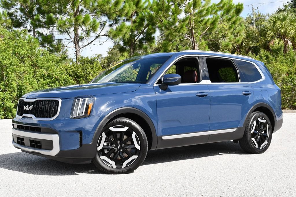 Used 2023 Kia Telluride EX FWD image 24