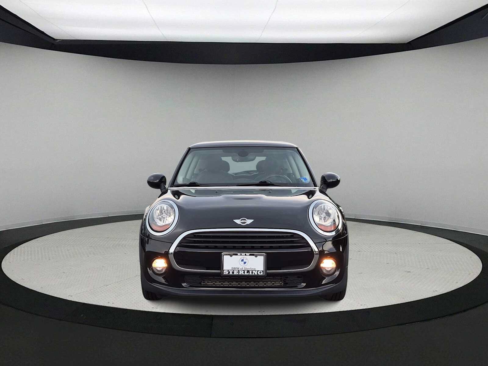 Used 2018 MINI Cooper 2-Door Hardtop FWD image 3