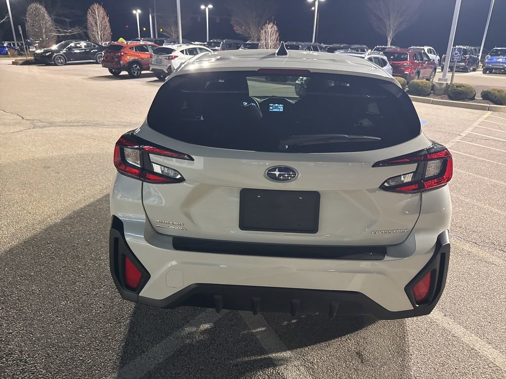 Used 2025 Subaru Crosstrek 2.0i image 3