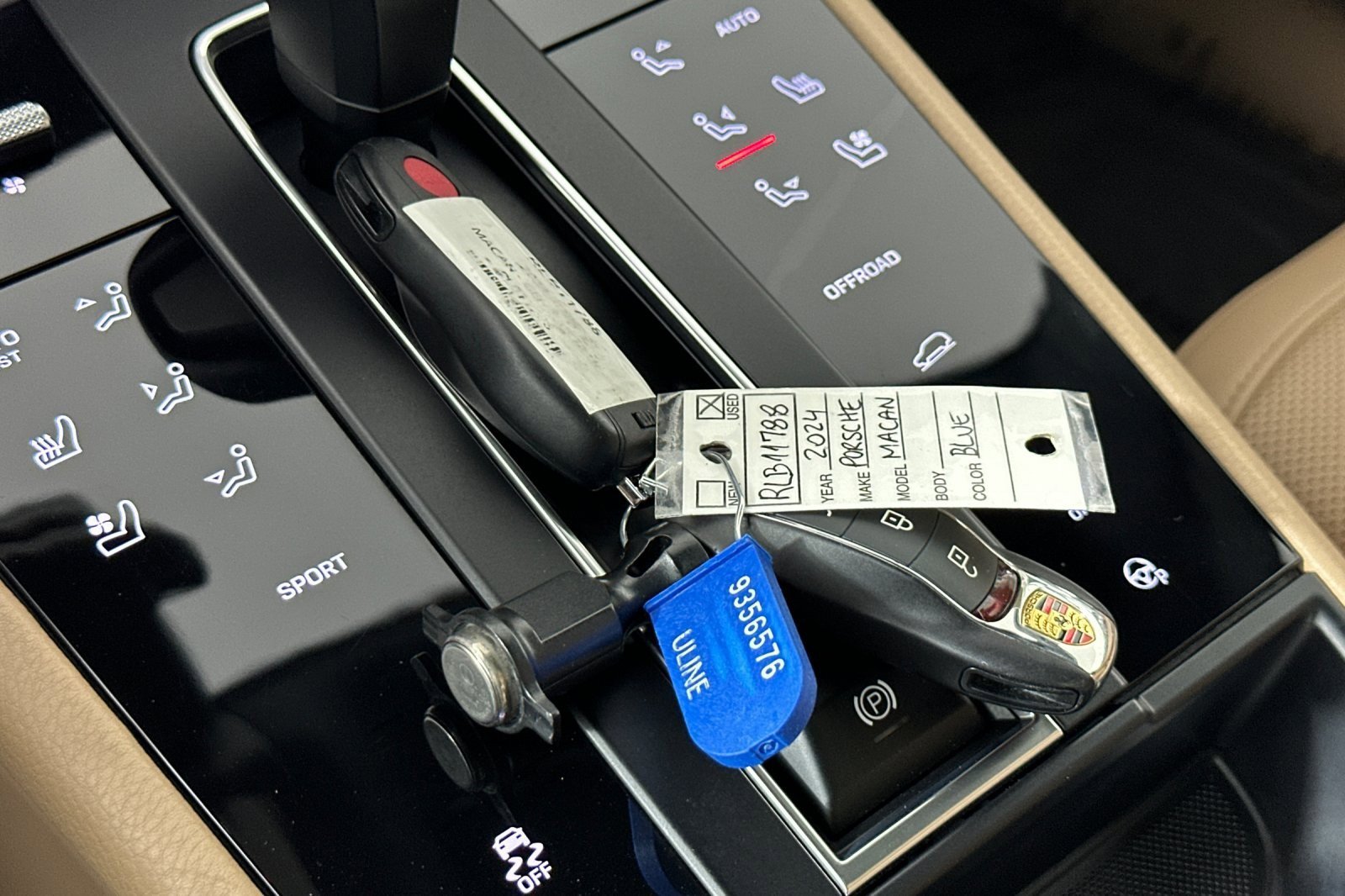 Used 2024 Porsche Macan Turbo image 24