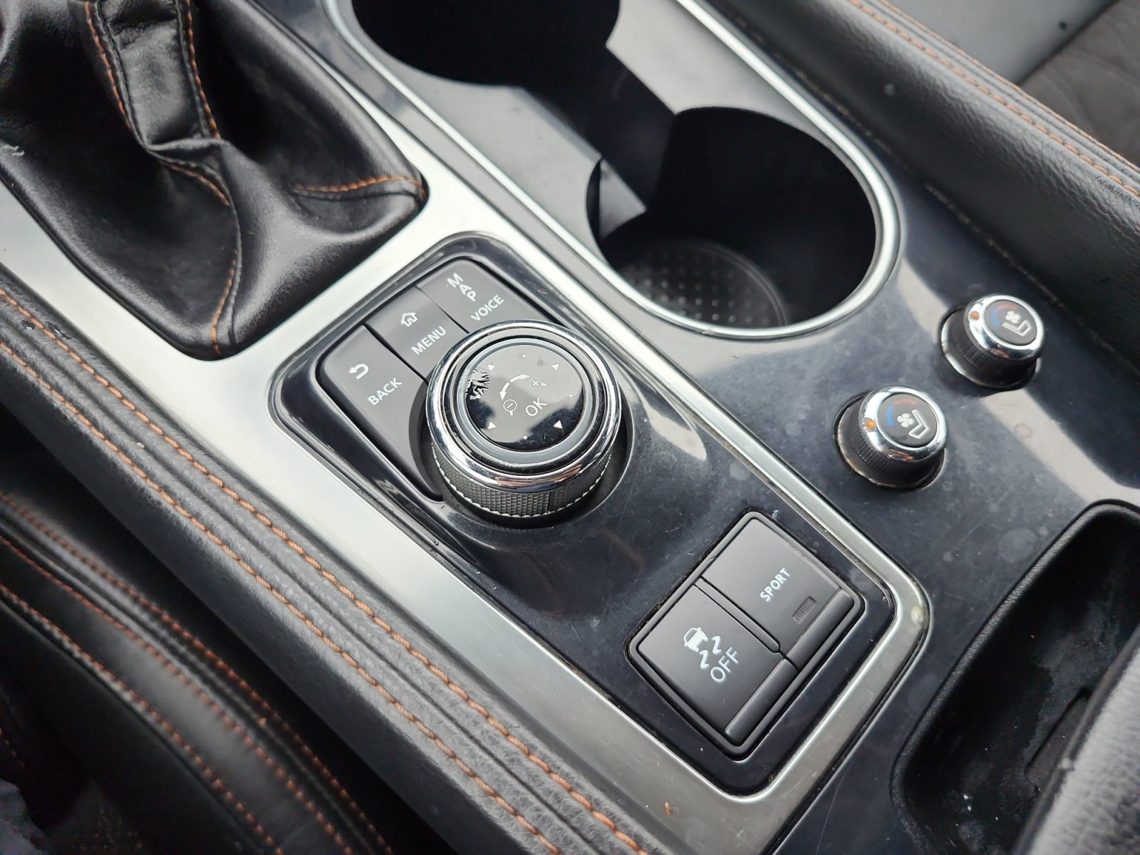 Used 2021 Nissan Maxima SR w/ Sport Mat Group FWD image 23