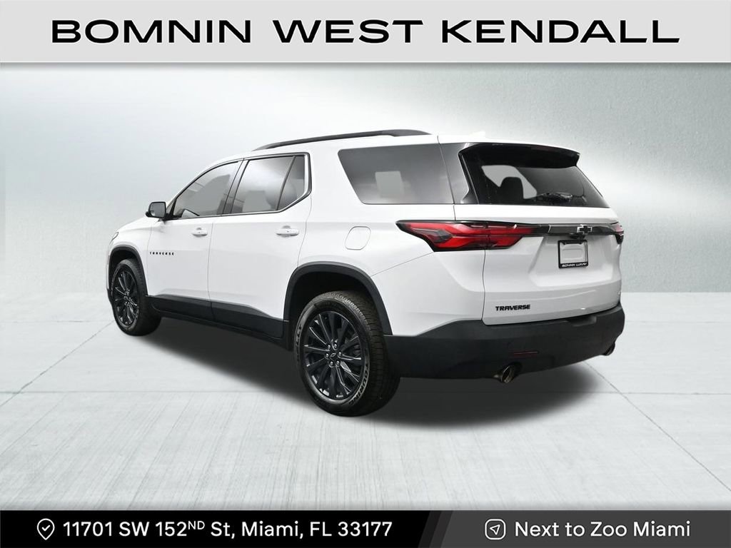 Used 2022 Chevrolet Traverse RS image 3