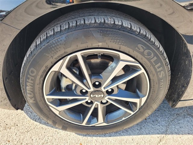 Used 2024 Kia Forte LXS w/ LXS Technology Package image 17