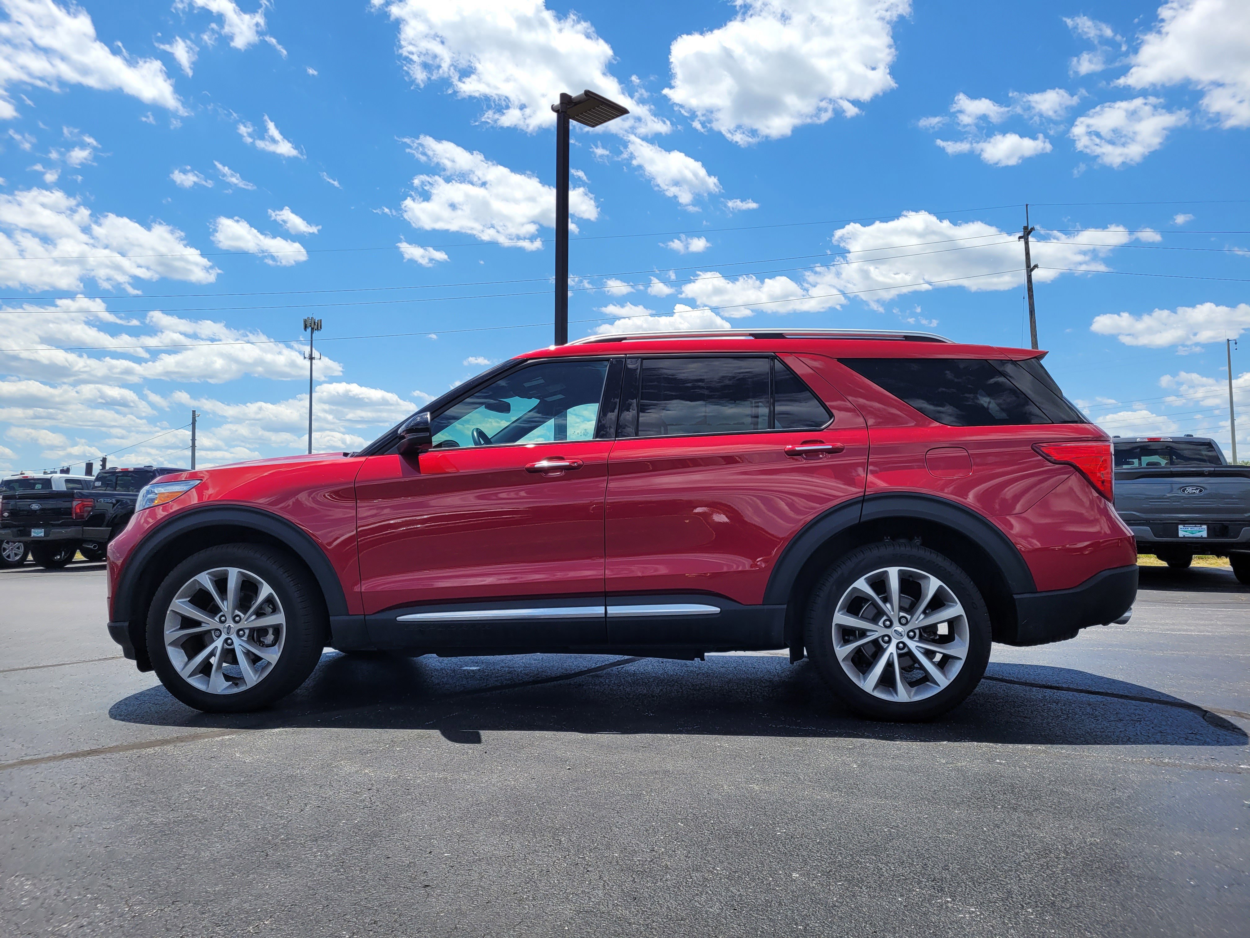 Used 2023 Ford Explorer Platinum w/ Equipment Group 601A AWD/4WD image 6