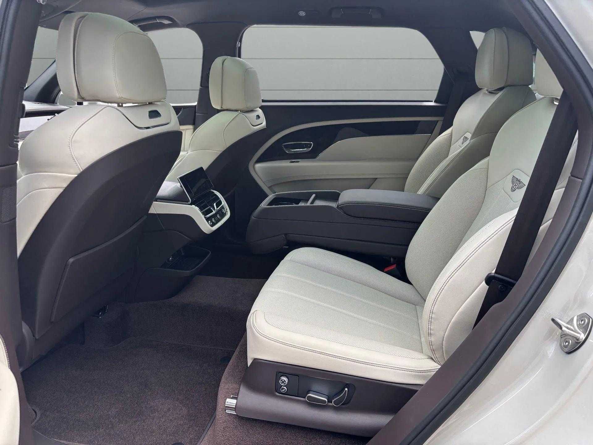 New 2025 Bentley Bentayga Extended Wheelbase image 22