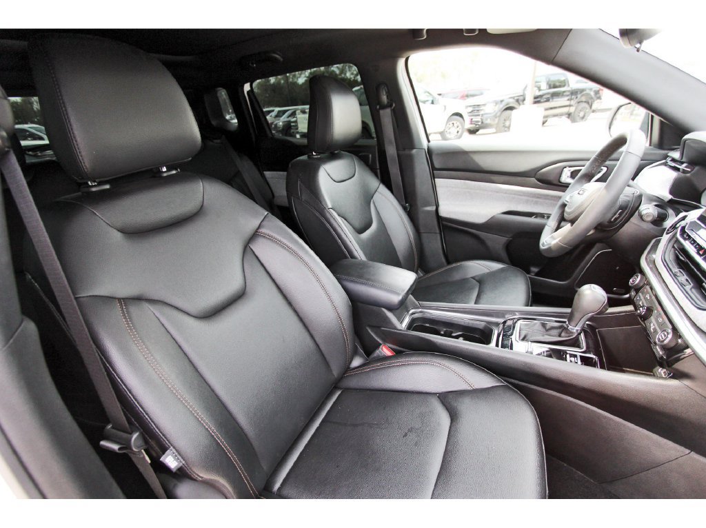 Used 2024 Jeep Compass Latitude w/ Sun and Sound Group AWD/4WD image 32