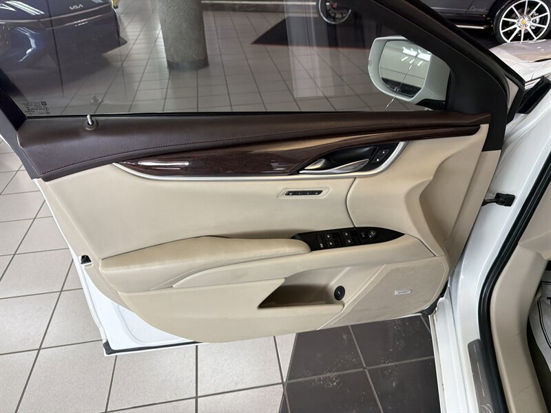 Used 2017 Cadillac XTS Luxury FWD image 11