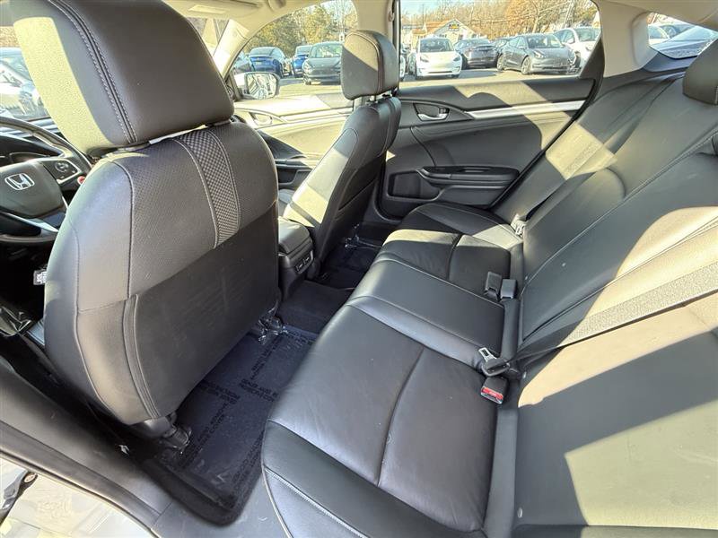 Used 2019 Honda Civic Touring image 15