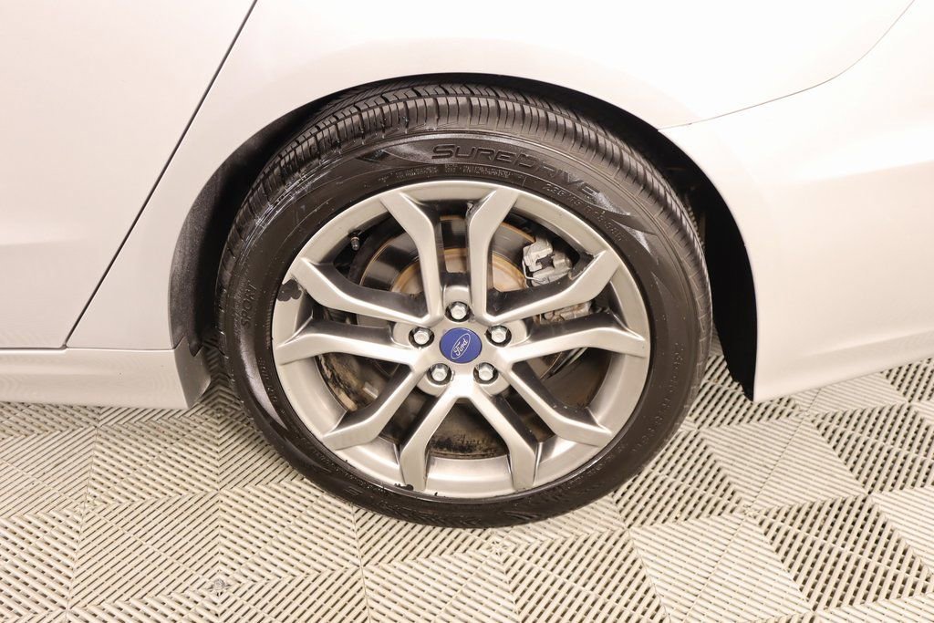 Used 2019 Ford Fusion SEL image 19