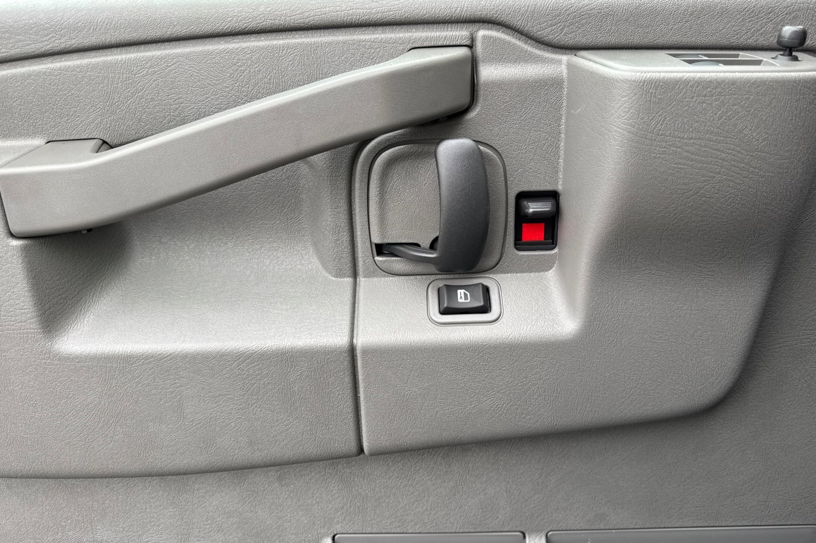 New 2025 GMC Savana 2500 w/ Driver Convenience Package image 10